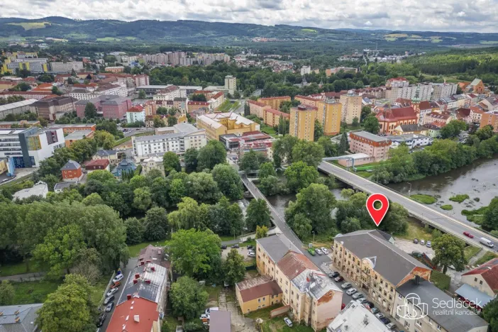 Prodej komerční nemovitosti, Sokolov, Nádražní, 1600 m2