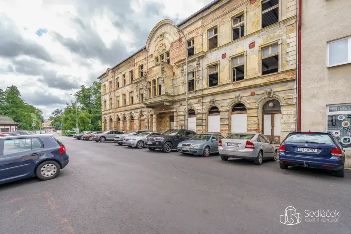 Prodej komerční nemovitosti, Sokolov, Nádražní, 1600 m2