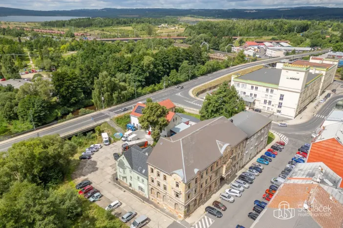 Prodej komerční nemovitosti, Sokolov, Nádražní, 1600 m2