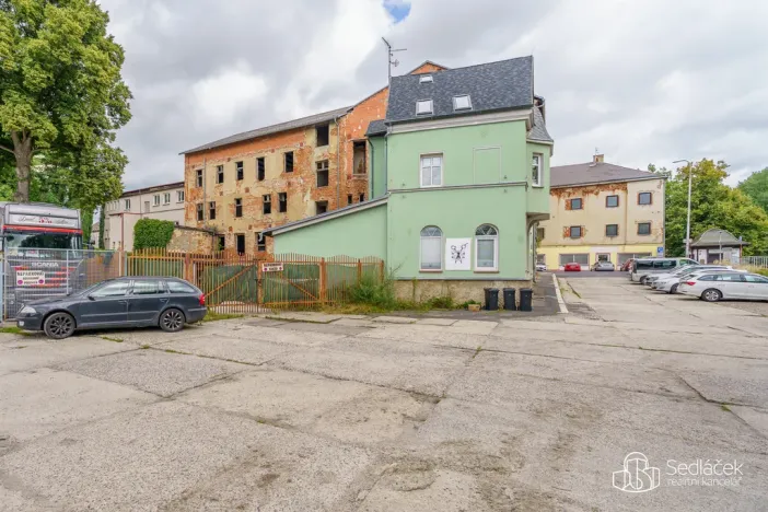 Prodej komerční nemovitosti, Sokolov, Nádražní, 1600 m2