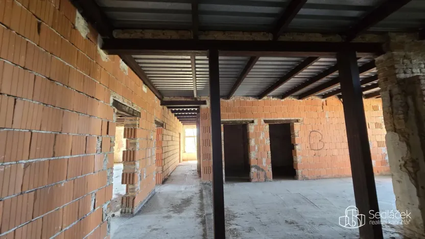 Prodej komerční nemovitosti, Sokolov, Nádražní, 1600 m2