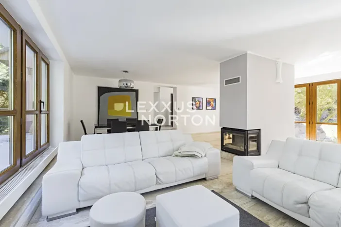 Pronájem vily, Choteč, 250 m2