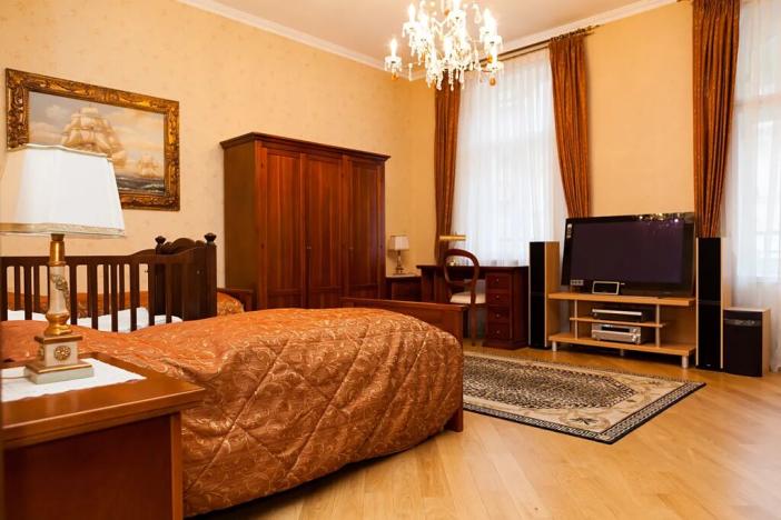 Prodej bytu 4+1, Karlovy Vary, Lázeňská, 160 m2