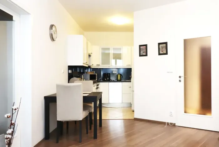 Pronájem bytu 2+kk, Praha, Pavla Beneše, 59 m2