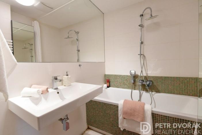 Pronájem bytu 3+kk, Praha - Vinohrady, Záhřebská, 68 m2