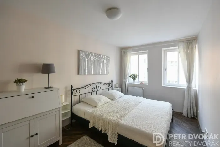 Pronájem bytu 3+kk, Praha - Vinohrady, Záhřebská, 68 m2