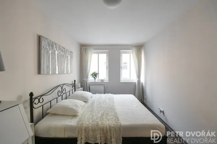 Pronájem bytu 3+kk, Praha - Vinohrady, Záhřebská, 68 m2