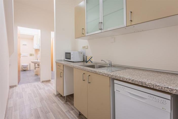 Pronájem kanceláře, Praha - Vinohrady, Uruguayská, 237 m2