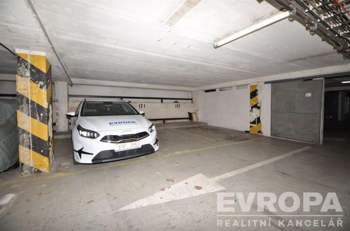 Prodej garážového stání, Praha - Krč, Štúrova, 14 m2