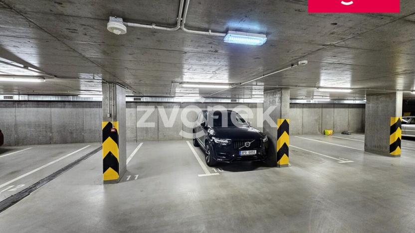 Prodej garáže, Praha - Žižkov, Jeseniova, 12 m2