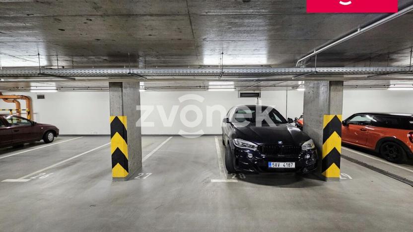 Prodej garáže, Praha - Žižkov, Jeseniova, 12 m2