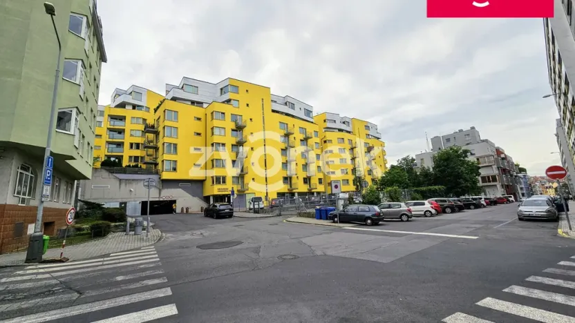 Prodej garáže, Praha - Žižkov, Jeseniova, 12 m2