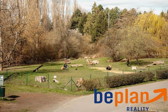 Prodej garáže, Praha - Čakovice, Řepová, 16 m2