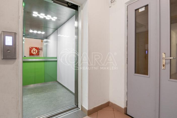 Prodej bytu 2+1, Praha - Kamýk, Zárubova, 60 m2