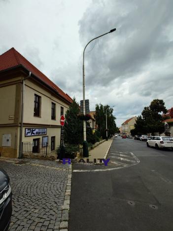 Pronájem kanceláře, Žatec, třída Obránců míru, 38 m2