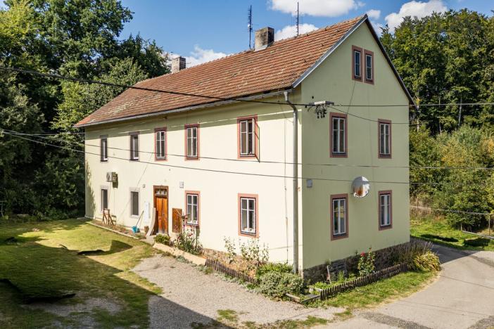 Prodej bytu 1+kk, Zvěstov - Roudný, 27 m2