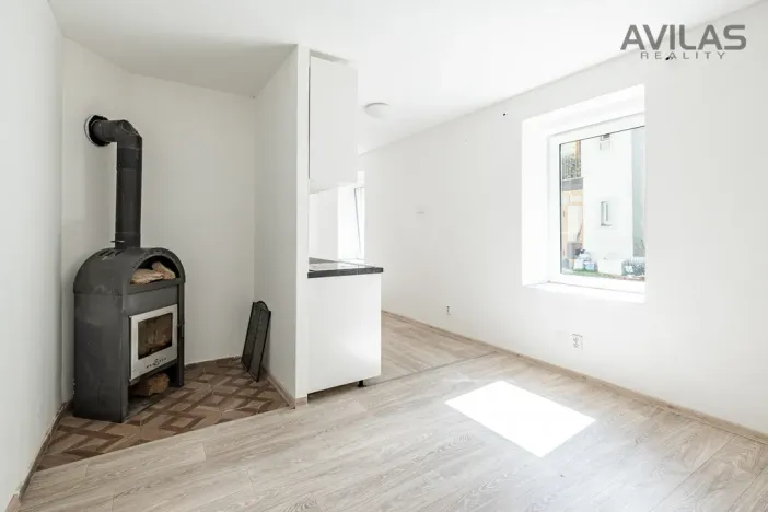 Prodej bytu 1+kk, Zvěstov - Roudný, 27 m2