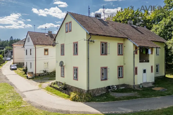 Prodej bytu 1+kk, Zvěstov - Roudný, 27 m2