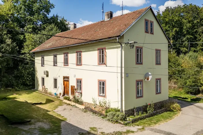 Prodej bytu 1+kk, Zvěstov - Roudný, 27 m2