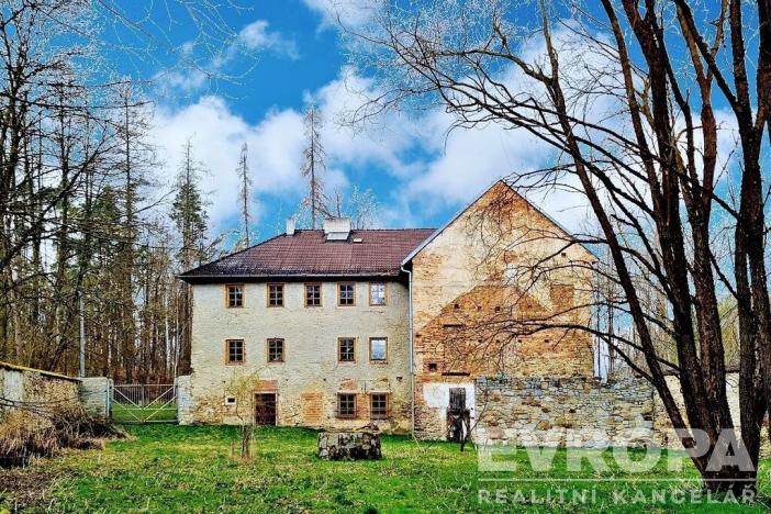 Prodej rodinného domu, Jindřichův Hradec - Dolní Radouň, 600 m2