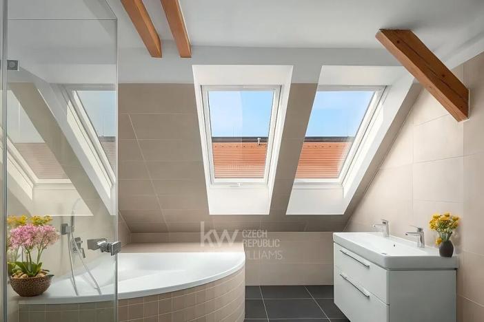 Prodej bytu 5+kk, Praha - Dejvice, Buzulucká, 239 m2