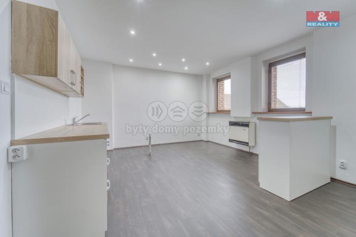 Pronájem obchodního prostoru, Kralovice, nám. Osvobození, 20 m2