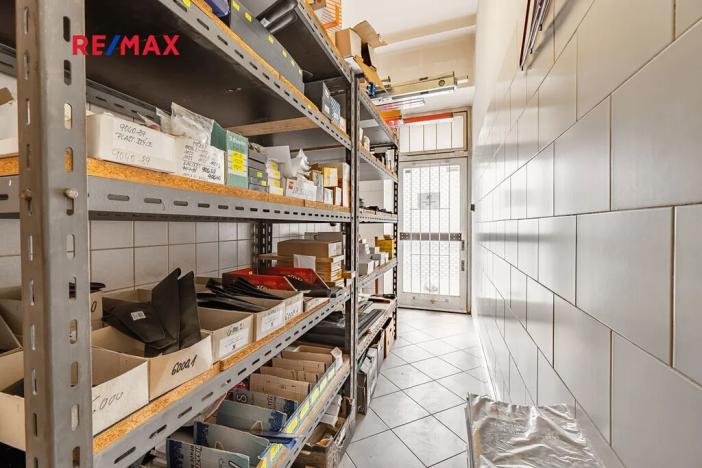 Prodej obchodního prostoru, Praha - Vysočany, Novovysočanská, 45 m2