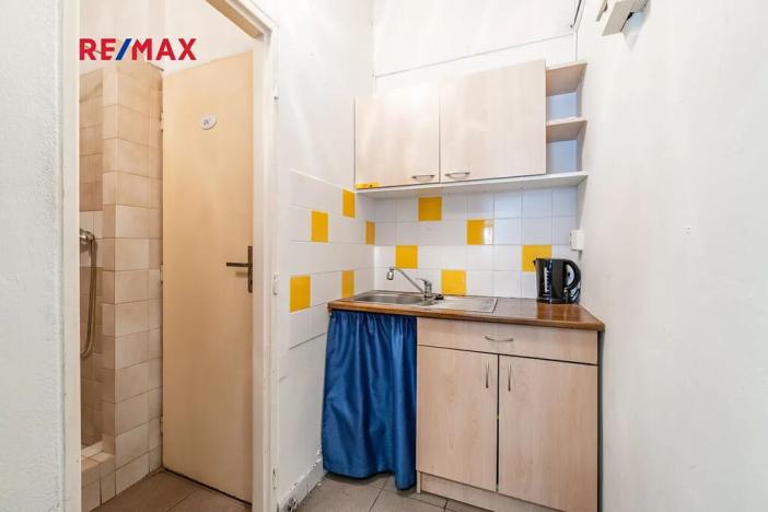 Prodej obchodního prostoru, Praha - Vysočany, Novovysočanská, 45 m2