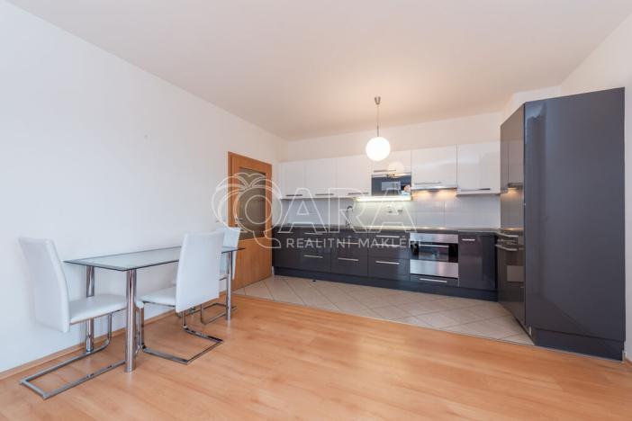 Pronájem bytu 2+kk, Praha - Vysočany, Jana Přibíka, 64 m2