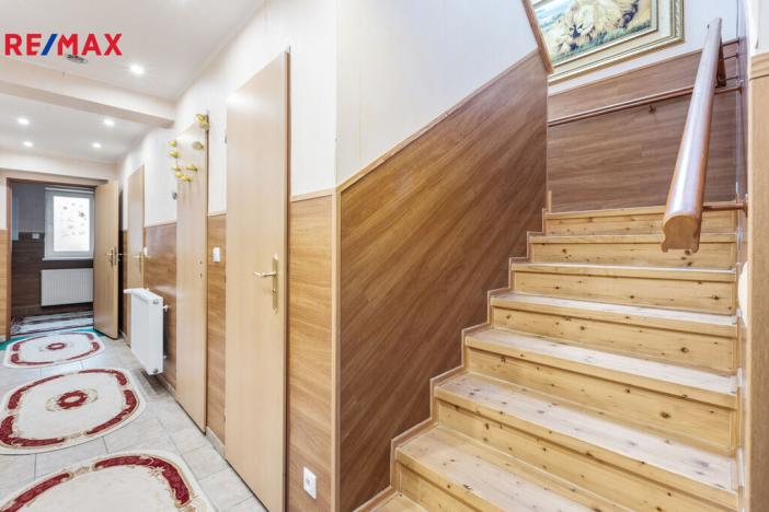 Prodej zemědělské usedlosti, Nová Role - Mezirolí, 900 m2