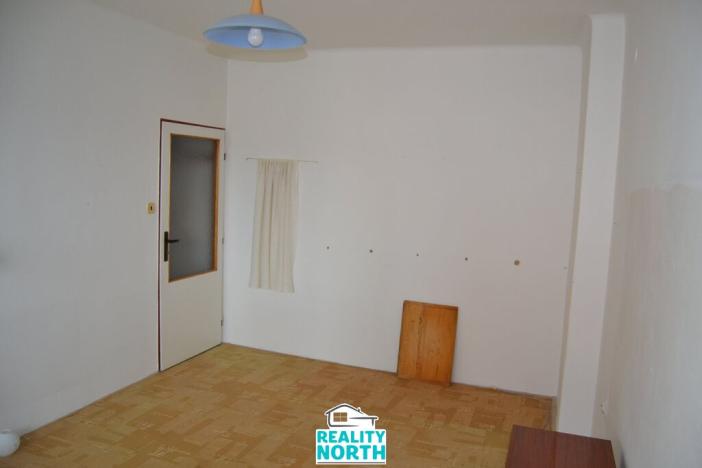 Prodej bytu 2+1, Hostinné, Sídliště, 45 m2