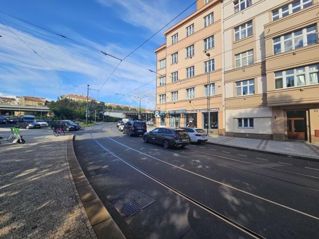 Pronájem obchodního prostoru, Praha - Libeň, Horovo náměstí, 98 m2