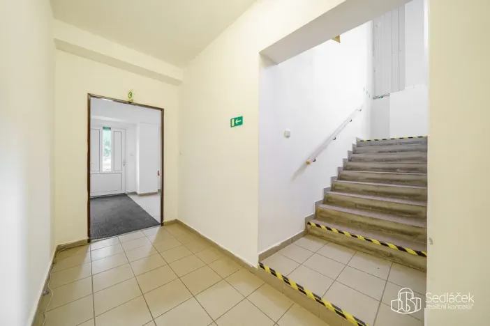Prodej výrobních prostor, Krásno, Kladenská, 4900 m2