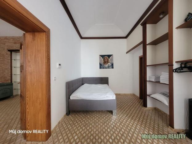 Prodej komerční nemovitosti, Praha - Nové Město, U půjčovny, 75 m2