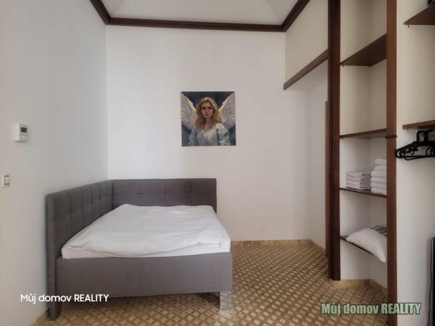 Prodej komerční nemovitosti, Praha - Nové Město, U půjčovny, 75 m2