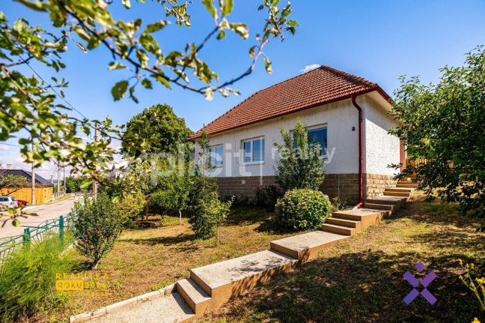 Prodej rodinného domu, Bojkovice - Bzová, 207 m2