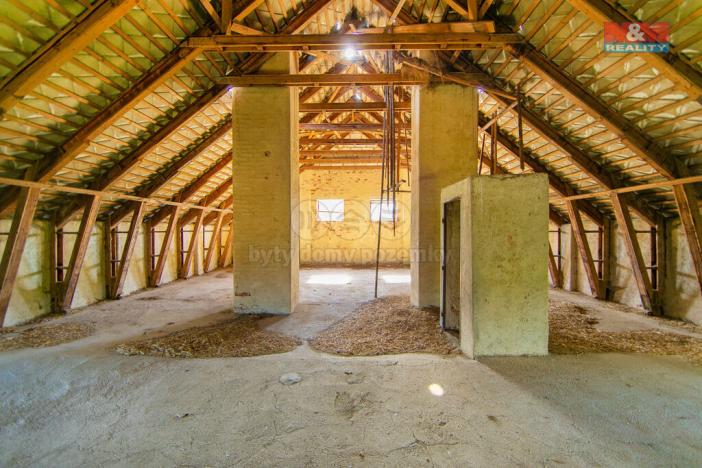 Prodej zemědělského objektu, Černovice, 4026 m2