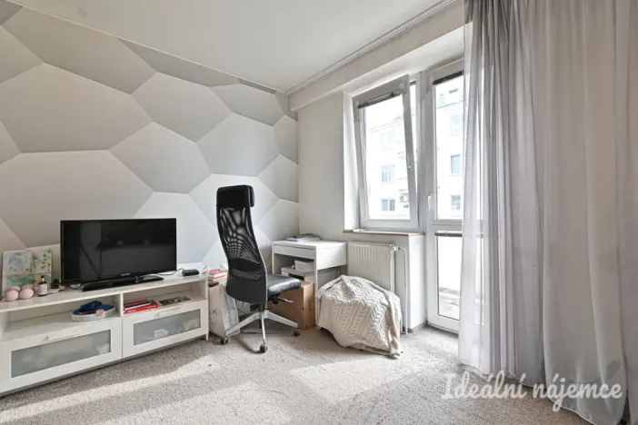 Pronájem bytu 1+1, Brno, Mojmírovo náměstí, 36 m2