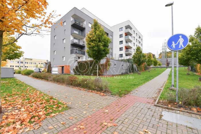 Pronájem bytu 2+kk, Praha - Vysočany, Strnadových, 57 m2