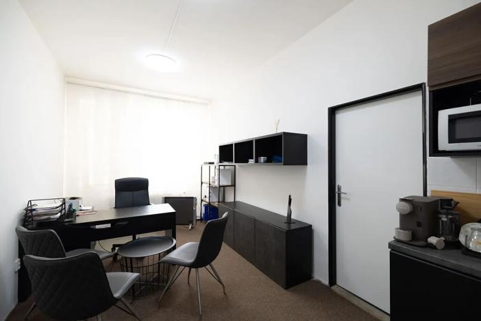 Prodej výrobních prostor, Čebín, 3507 m2