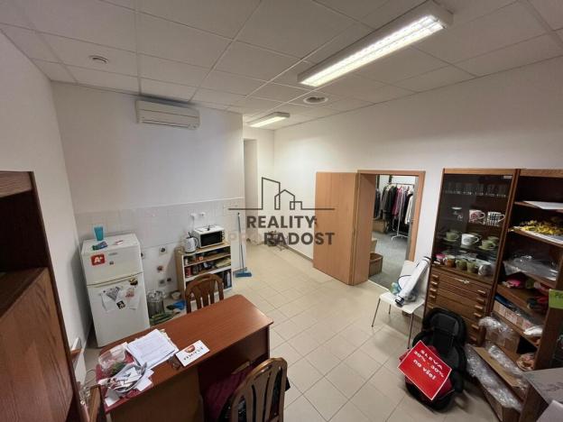 Pronájem obchodního prostoru, Hodonín, Národní třída, 110 m2