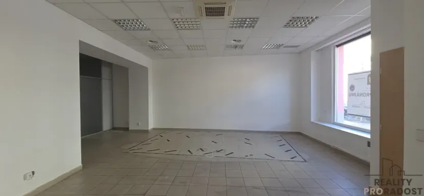 Pronájem obchodního prostoru, Hodonín, Národní třída, 110 m2