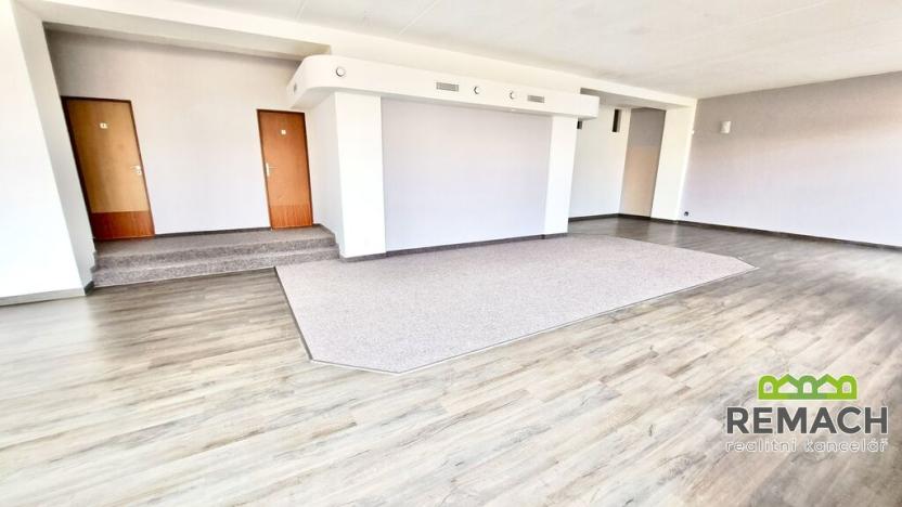 Pronájem obchodního prostoru, Kunovice, náměstí Svobody, 170 m2