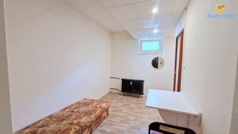 Pronájem bytu 1+kk, Praha - Malešice, Nad úžlabinou, 15 m2