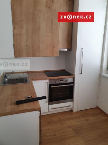 Pronájem bytu 2+1, Zlín, Dlouhá, 52 m2