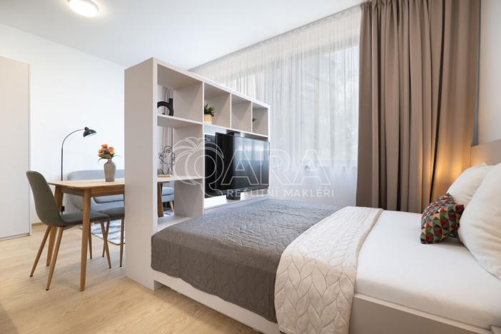 Pronájem bytu 1+kk, Praha - Karlín, Pobřežní, 28 m2