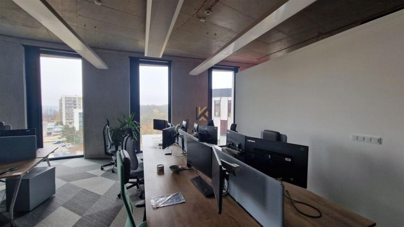 Pronájem kanceláře, Praha, Kladenská, 235 m2