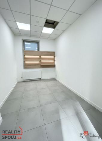 Pronájem obchodního prostoru, Ostrava, 74 m2