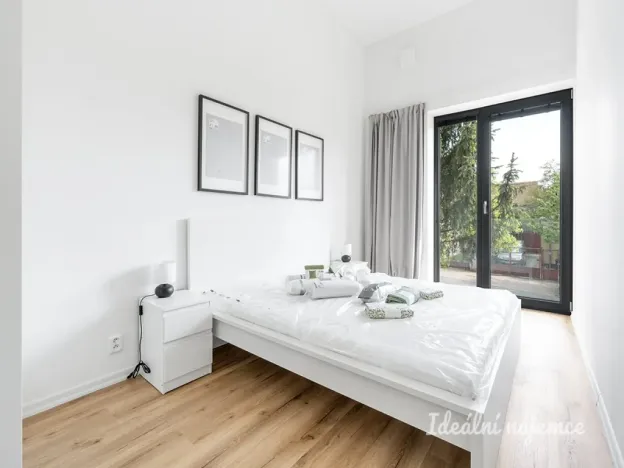 Pronájem bytu 2+kk, Praha - Kyje, Za černým mostem, 58 m2