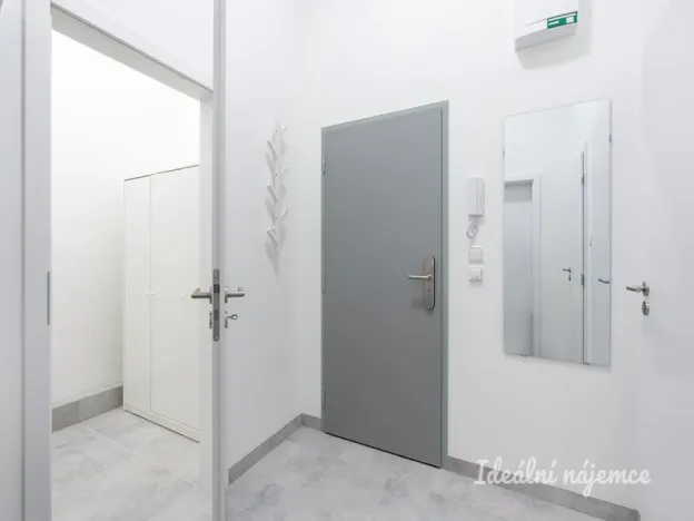 Pronájem bytu 2+kk, Praha - Kyje, Za černým mostem, 58 m2